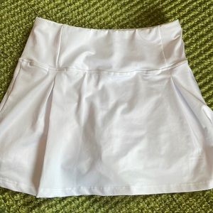 White tennis skirt never worn before!
